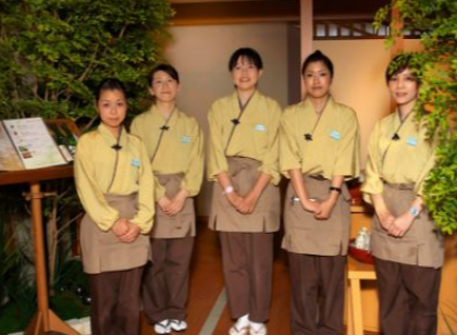 【下田大和館】正社員/ダイニング係 ※キャリア形成を図るため正社員の雇用は40歳まで