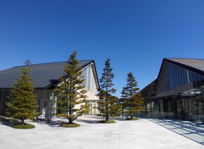 観光スポット【箱根彫刻の森美術館】に隣接したおしゃれでキレイな保養所です。 現場環境と人間関係の良さが自慢です。