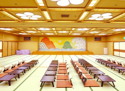大江戸温泉物語グループの宴会・接待スタッフ！わいわいとした雰囲気のなかで楽しく働けます◎