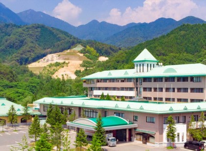 【大江戸温泉物語】経験者優遇のレストランホールスタッフ求人!〈寮あり/20代活躍中〉