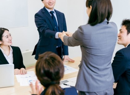 【沖縄那覇市久米/通勤のお仕事です】携帯電話の営業販売スタッフ※紹介予定派遣
