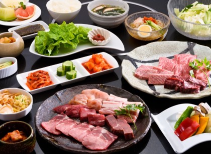 【ヴィラ北軽井沢エルウイング】レストランホールのお仕事🍴時給1,400円♪Wi-Fi付きの個室寮完備です🏠