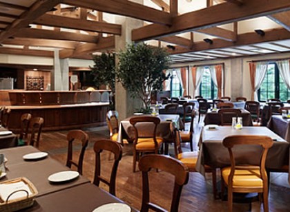 長野でリゾートバイト☆レストランホールスタッフ!ユニットバス&Wi-Fi付きの個室寮完備【エクシブ蓼科】<高時給1,400円>