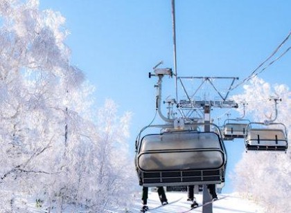 まだ間に合うスキー場🎿4月中旬からG.Wまで！かぐらスキー場でリフト係のお仕事【紹介契約案件・直雇用】無料リフト券・無料レンタルあり！