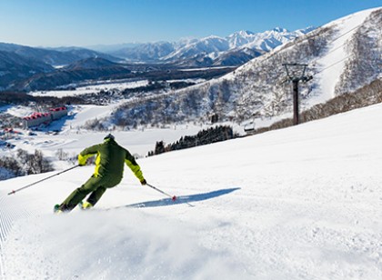スキー場で働こう⛄ホテルグリーンプラザ白馬でゲレンデ整備のお仕事♪大浴場利用OK・リフト券無料🐎💨