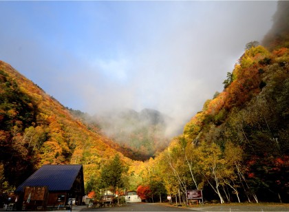 北アルプス温泉山小屋での清掃・料理補助等のお仕事です。