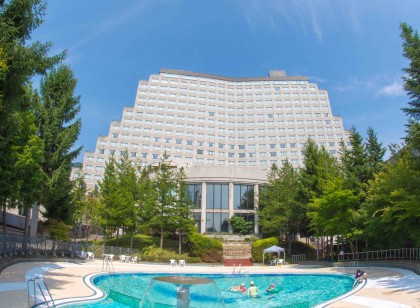 7月~夏期募集/長期も歓迎♪磐梯山・猪苗代湖を一度に望めるホテルでフロントと売店の兼務のお仕事です!温泉入浴可◎【ホテルリステル猪苗代】