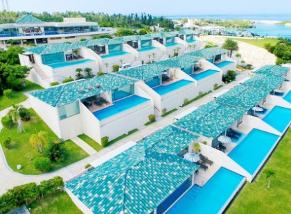 🌊地上の楽園、エメラルドグリーンの大海原に囲まれた居館でマルチタスクのお仕事🌊