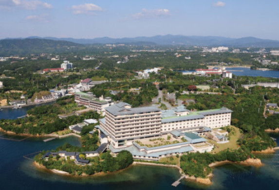 7月~ 人気観光地【三重・伊勢志摩】レストランホール/接客経験者/住み込みでも通勤でも可!