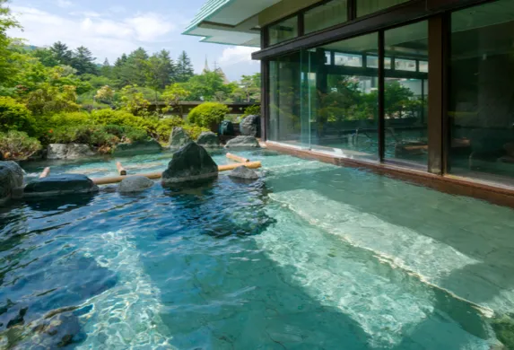 【山梨・富士吉田市】築浅の綺麗なオール電化の個室寮です!仲居/高時給+福利厚生充実!温泉にも入れます♪