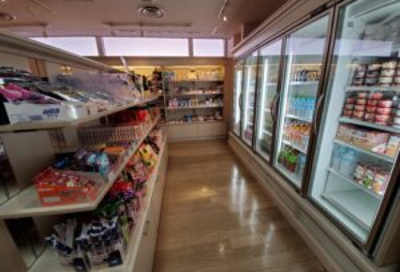 各部屋にバス・トイレ付きのキレイな個室寮【熱海・初島】売店スタッフ👉1名の募集／人気職種の為、お急ぎください🚢💨